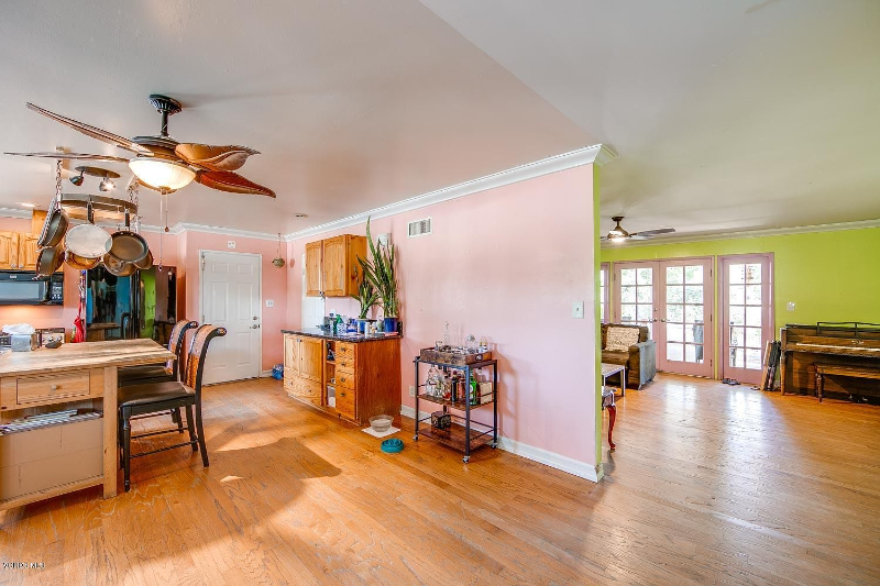 2251 Markham Ave - Photo 3 of 13