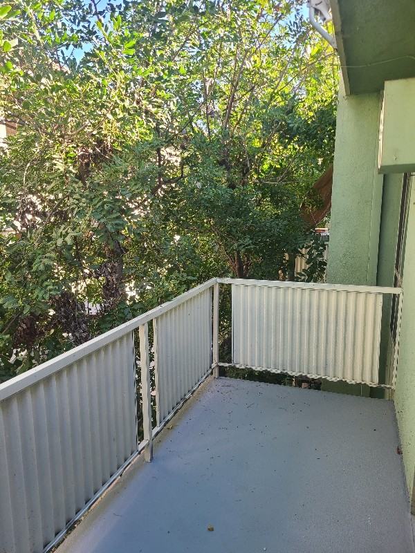 160 S El Molino Ave #202 - Photo 3 of 14