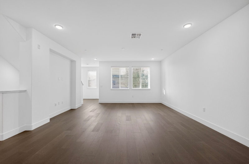 392 Line St - Photo 6 of 13