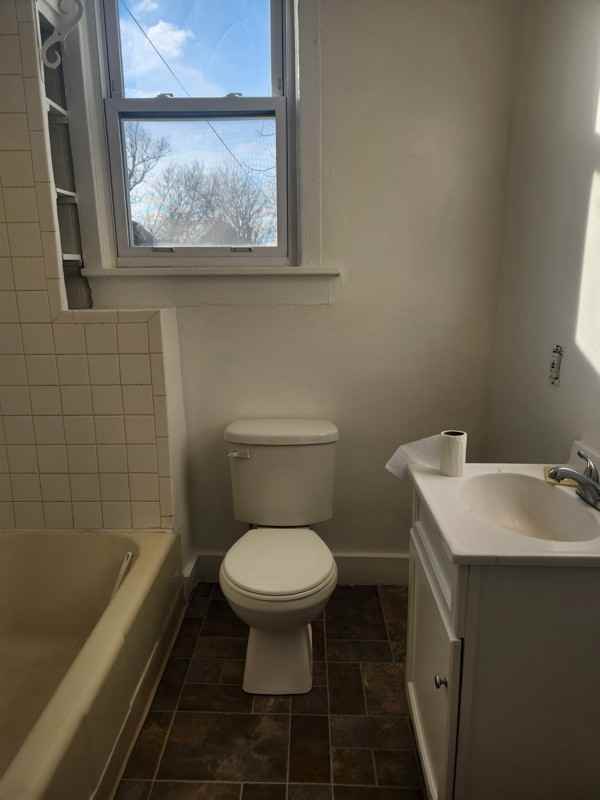 1431 Scoville Ave Sw #1stFL - Photo 2 of 9