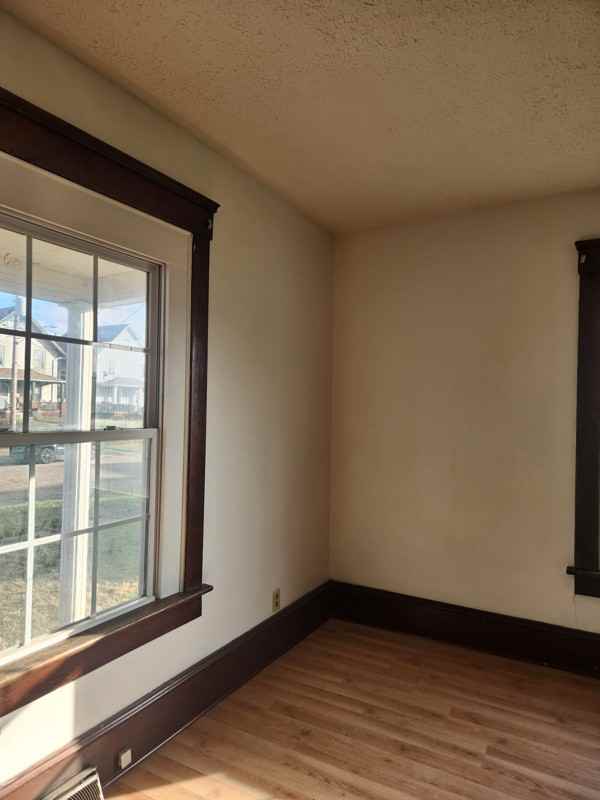 1431 Scoville Ave Sw #1stFL - Photo 6 of 9