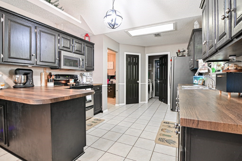 4507 Saint Andrews Dr - Photo 5 of 9