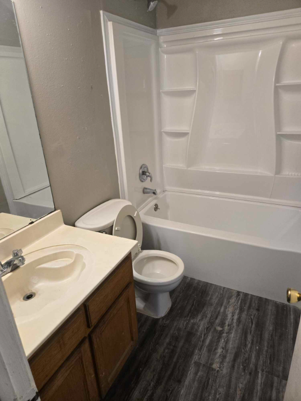 2406 S Laredo St - Photo 5 of 15