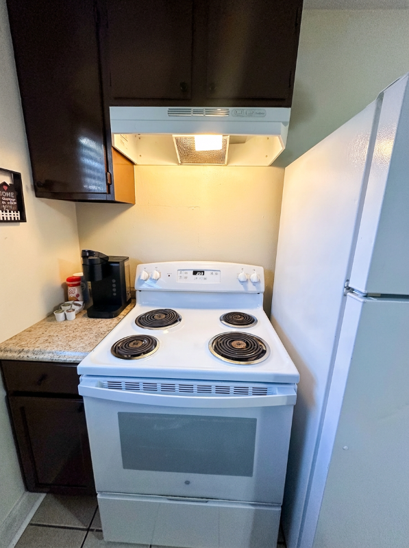 2164 Penrose Dr - Photo 4 of 19