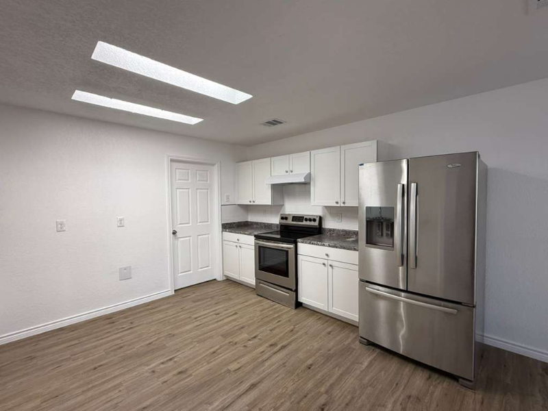 6627 Damon St - Photo 3 of 18