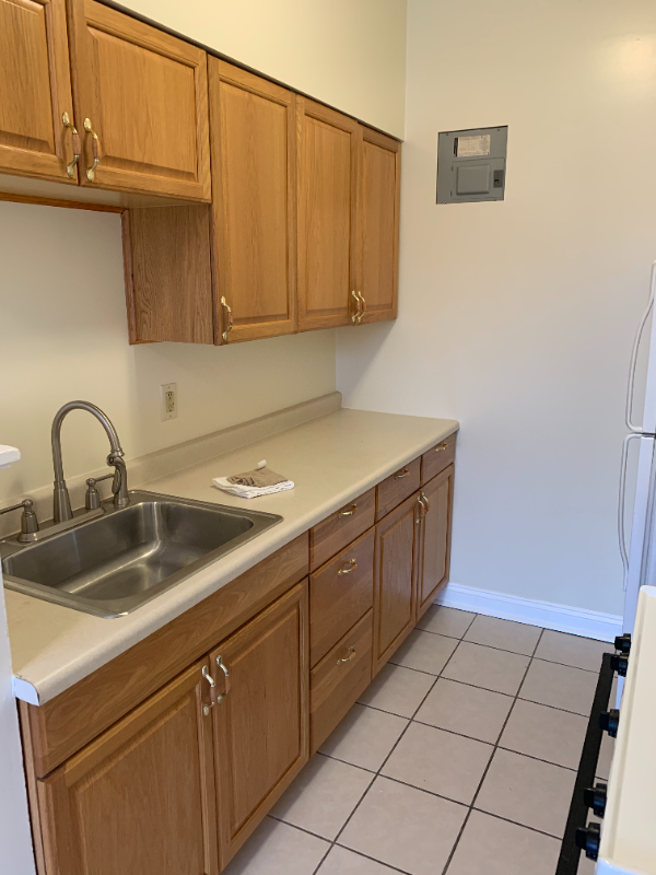 145 Chatsworth St S #303 - Photo 7 of 16