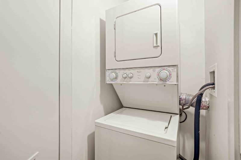 351 N Jefferson St - Photo 5 of 20