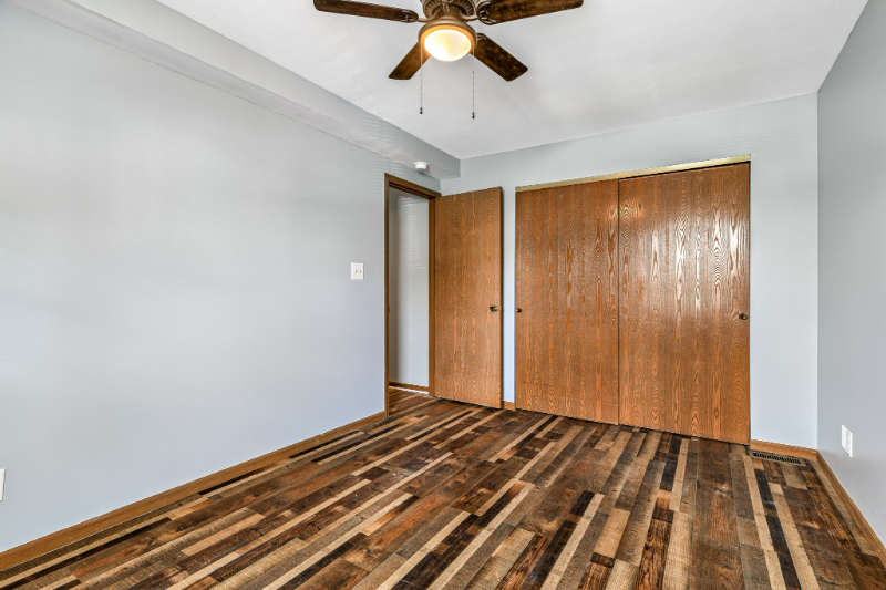 394 Orient Ave - Photo 5 of 17