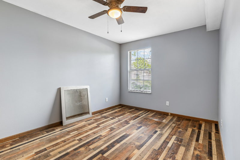 394 Orient Ave - Photo 6 of 17