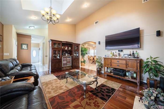 4015 W 133rd St - Photo 2 of 10