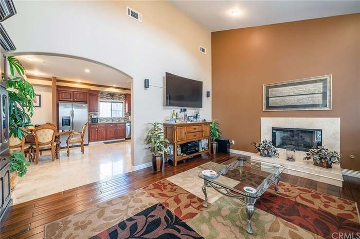 4015 W 133rd St - Photo 3 of 10