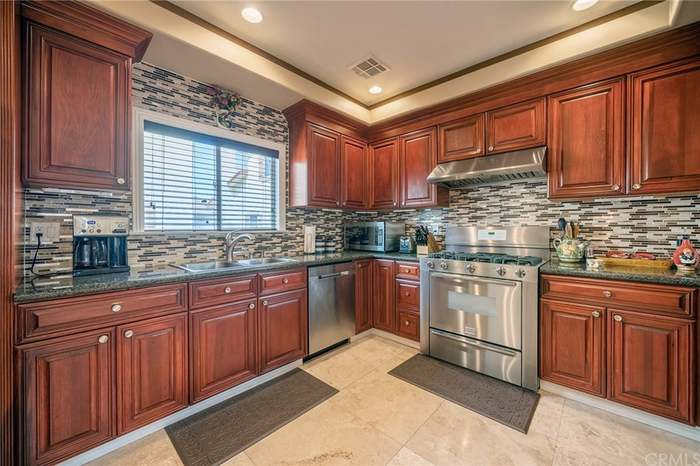 4015 W 133rd St - Photo 5 of 10