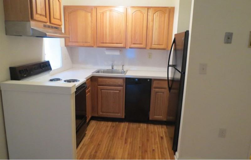 533 Monroe St #1D - Photo 2 of 5