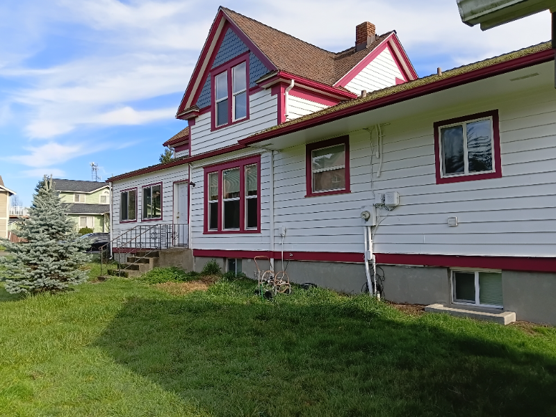 2322 S 25th St - Photo 3 of 20