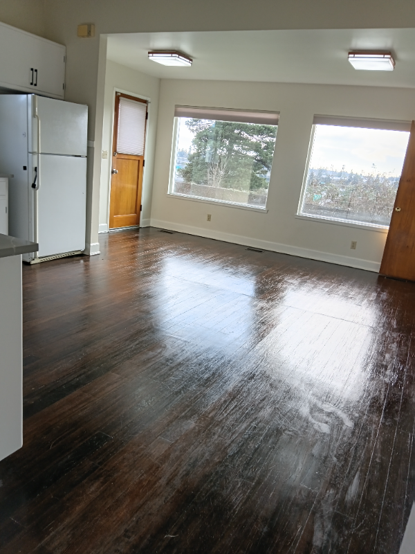 2322 S 25th St - Photo 4 of 20