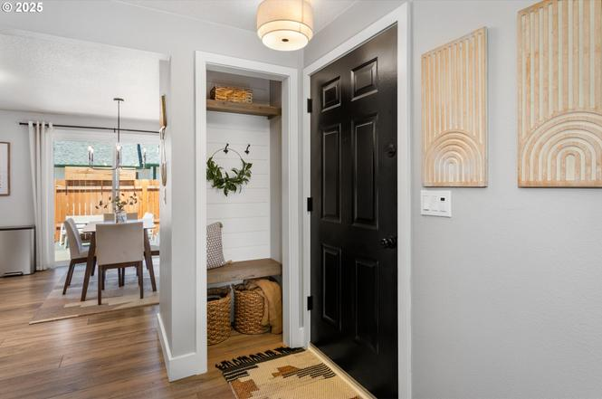 718 Se 143rd Ave - Photo 3 of 20