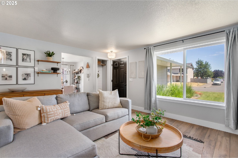 718 Se 143rd Ave - Photo 6 of 20