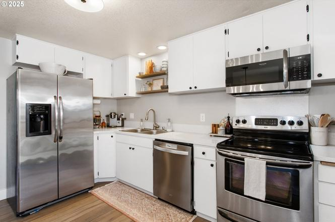 718 Se 143rd Ave - Photo 7 of 20