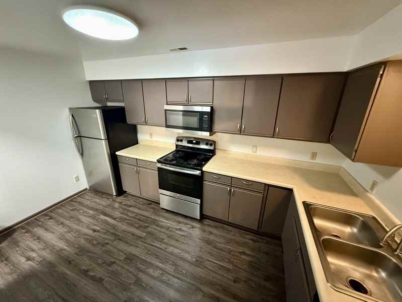 5615 Baronswood Cir #204 - Photo 5 of 11