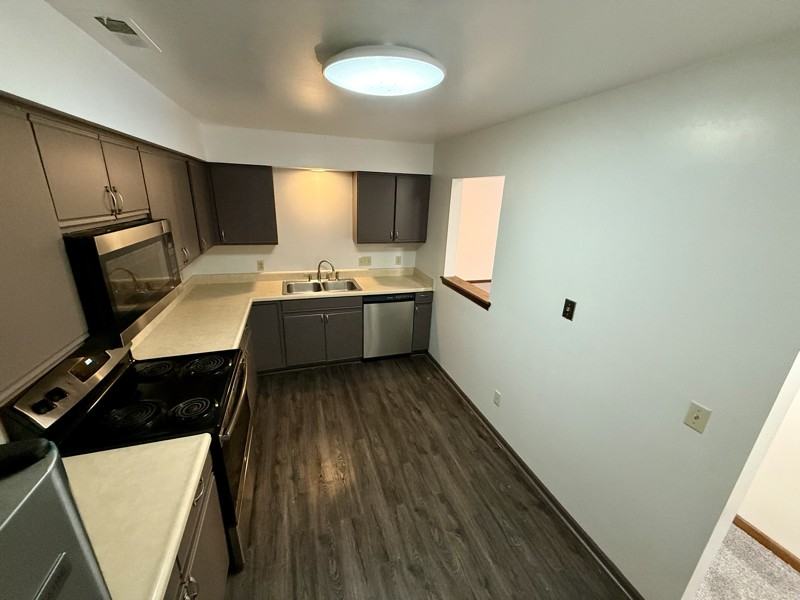 5615 Baronswood Cir #204 - Photo 6 of 11