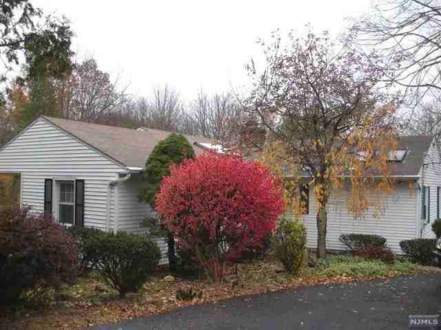 486 W Saddle River Rd - Photo 2 of 16