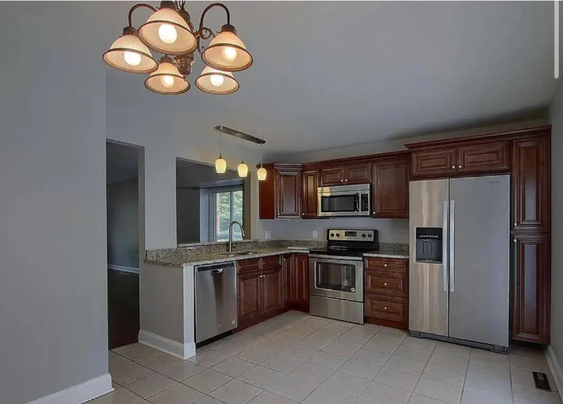 1201 Capital St - Photo 2 of 9