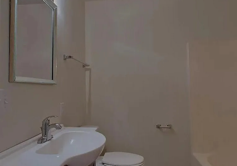 1201 Capital St - Photo 7 of 9