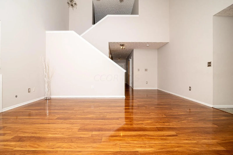 1562 Sargas St - Photo 3 of 20