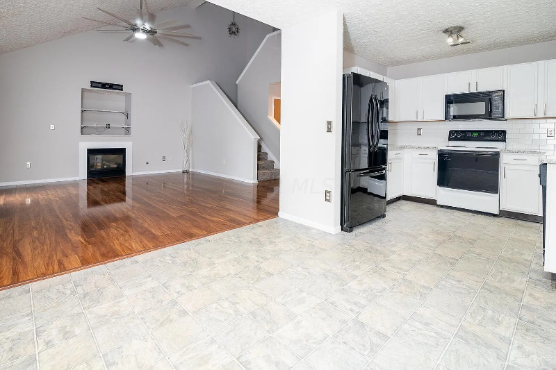 1562 Sargas St - Photo 4 of 20