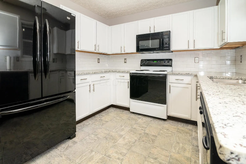 1562 Sargas St - Photo 7 of 20