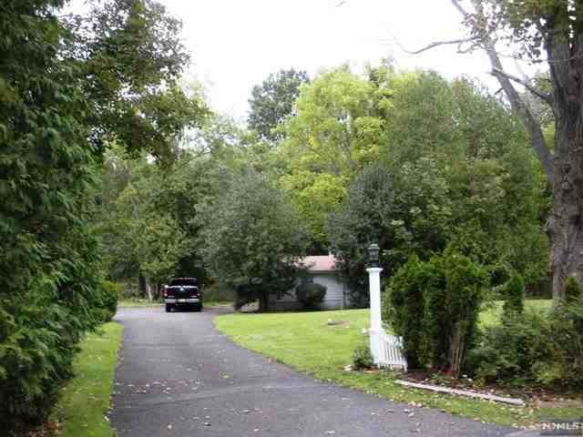 486 W Saddle River Rd - Photo 3 of 16