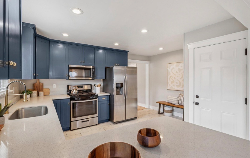 1417 Richmond St - Photo 3 of 8