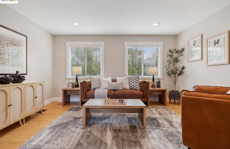 1417 Richmond St - Photo 5 of 8