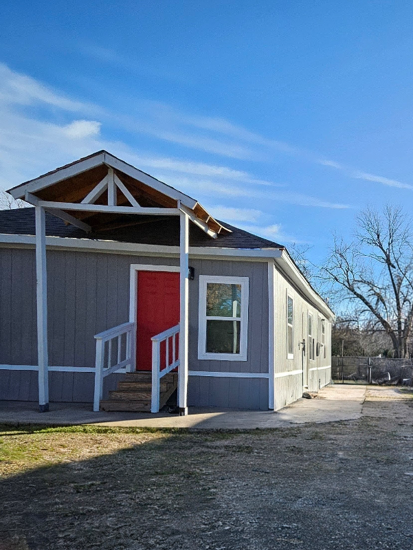 2826 Alaska Ave - Photo 2 of 9