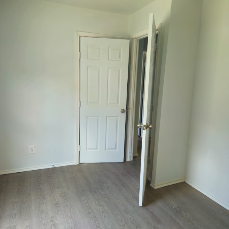 2826 Alaska Ave - Photo 5 of 9