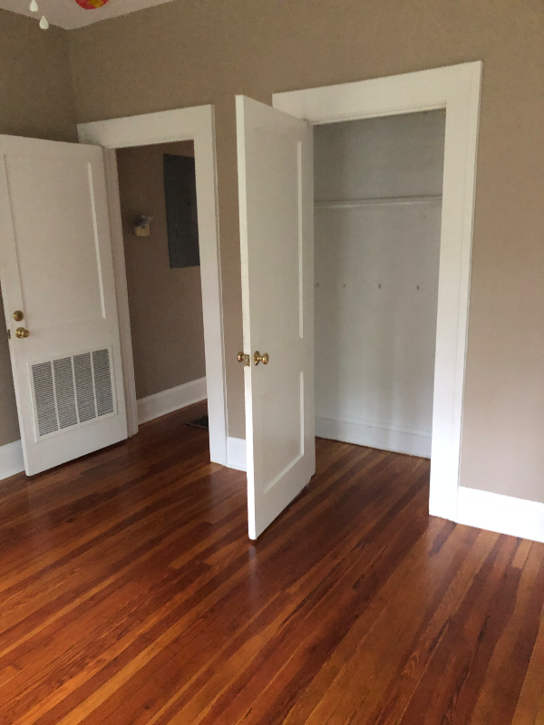 2717 Oak St - Photo 3 of 4