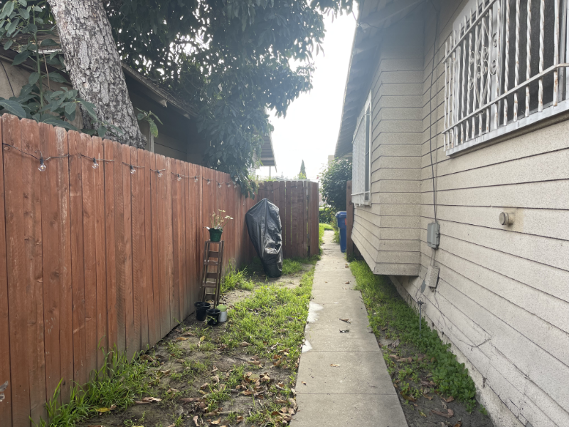 1625 1/2 W 55th St #1625-1-2 - Photo 3 of 20