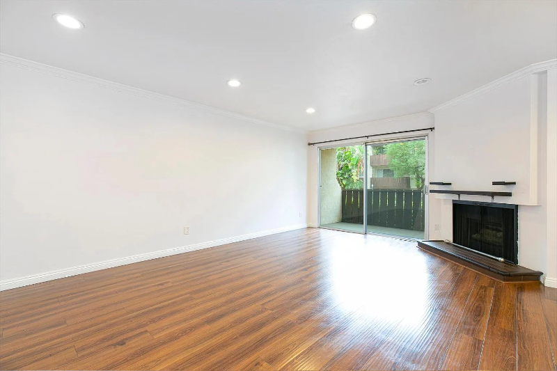 14990 Victory Blvd - Photo 4 of 20