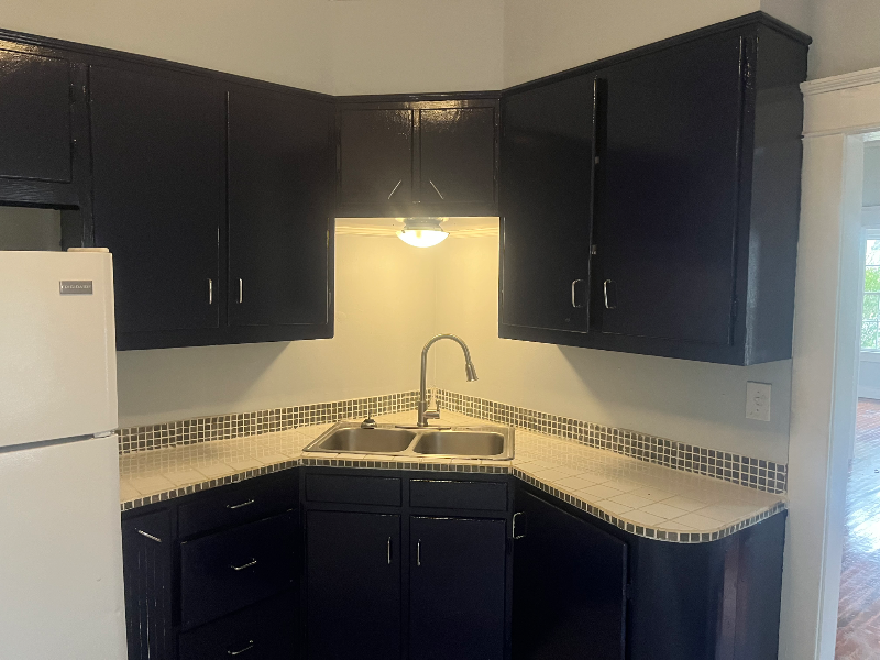 725 E Burton St - Photo 3 of 5