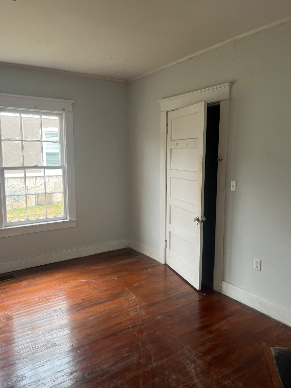 725 E Burton St - Photo 4 of 5