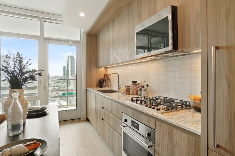 357 N Halsted St - Photo 3 of 16