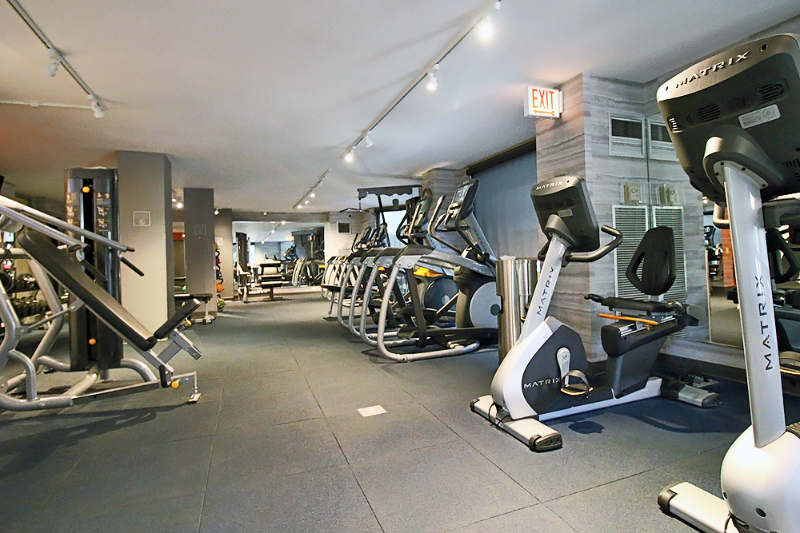 1128 N Dearborn St - Photo 7 of 13