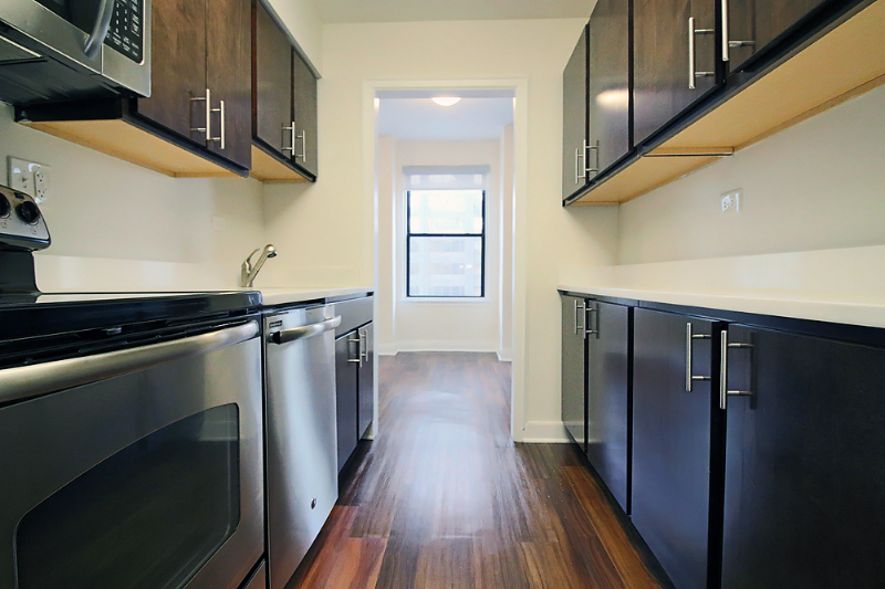 238 E Chestnut St - Photo 2 of 13