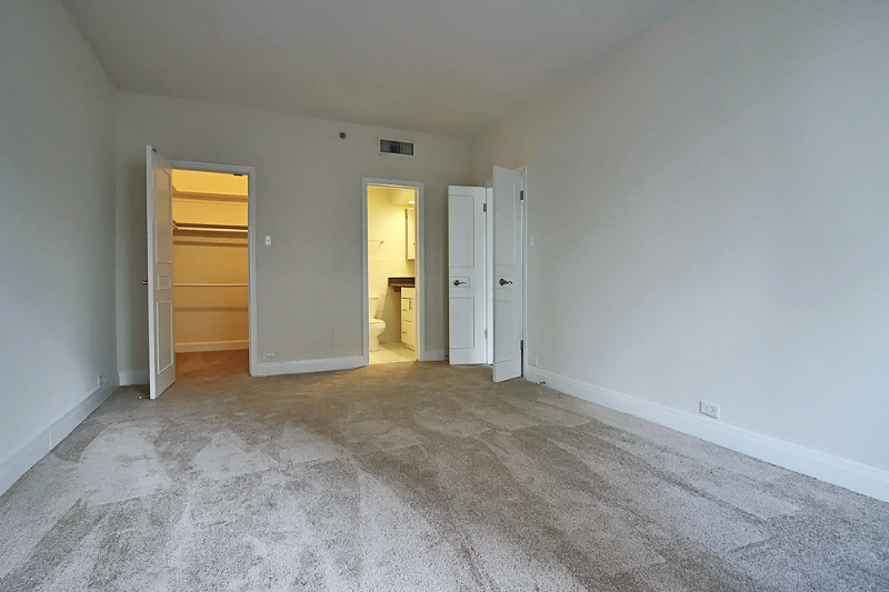 238 E Chestnut St - Photo 7 of 13