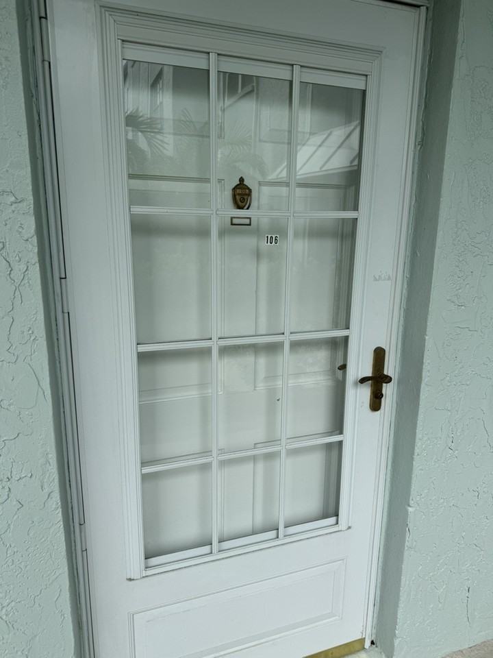 1706 Belleair Forest Dr - Photo 2 of 20