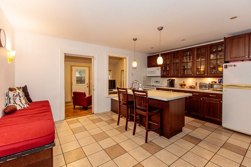 136 Colborne St - Photo 3 of 28