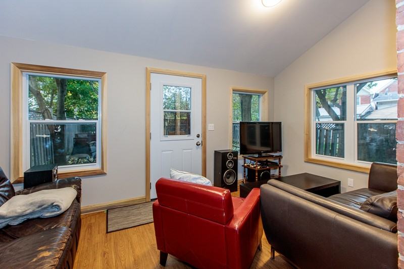 136 Colborne St - Photo 4 of 28