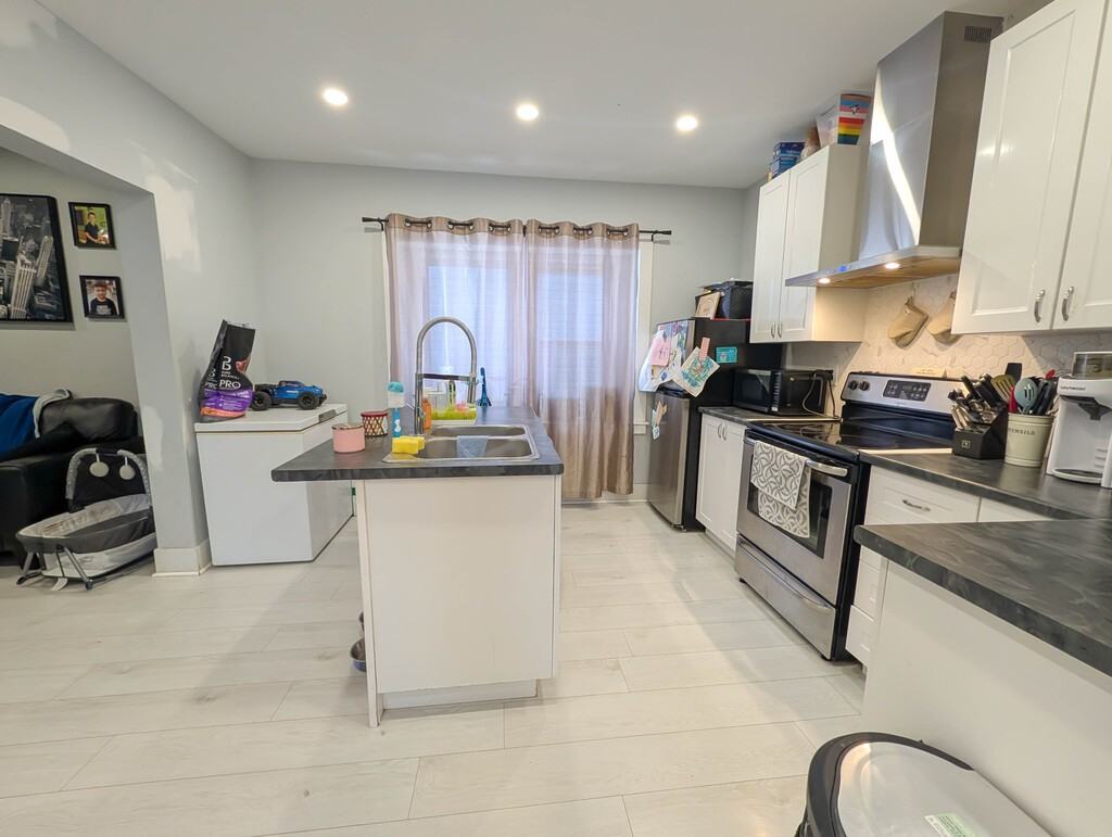 173 Lake St - Photo 4 of 40