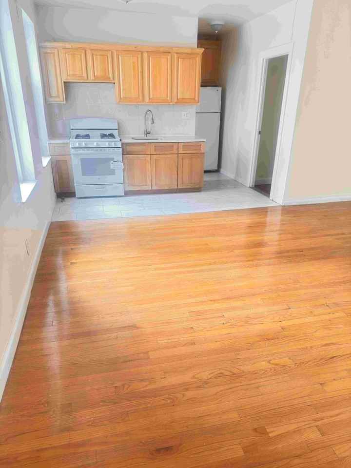 36-20 Parsons Boulevard #1B - Photo 4 of 7