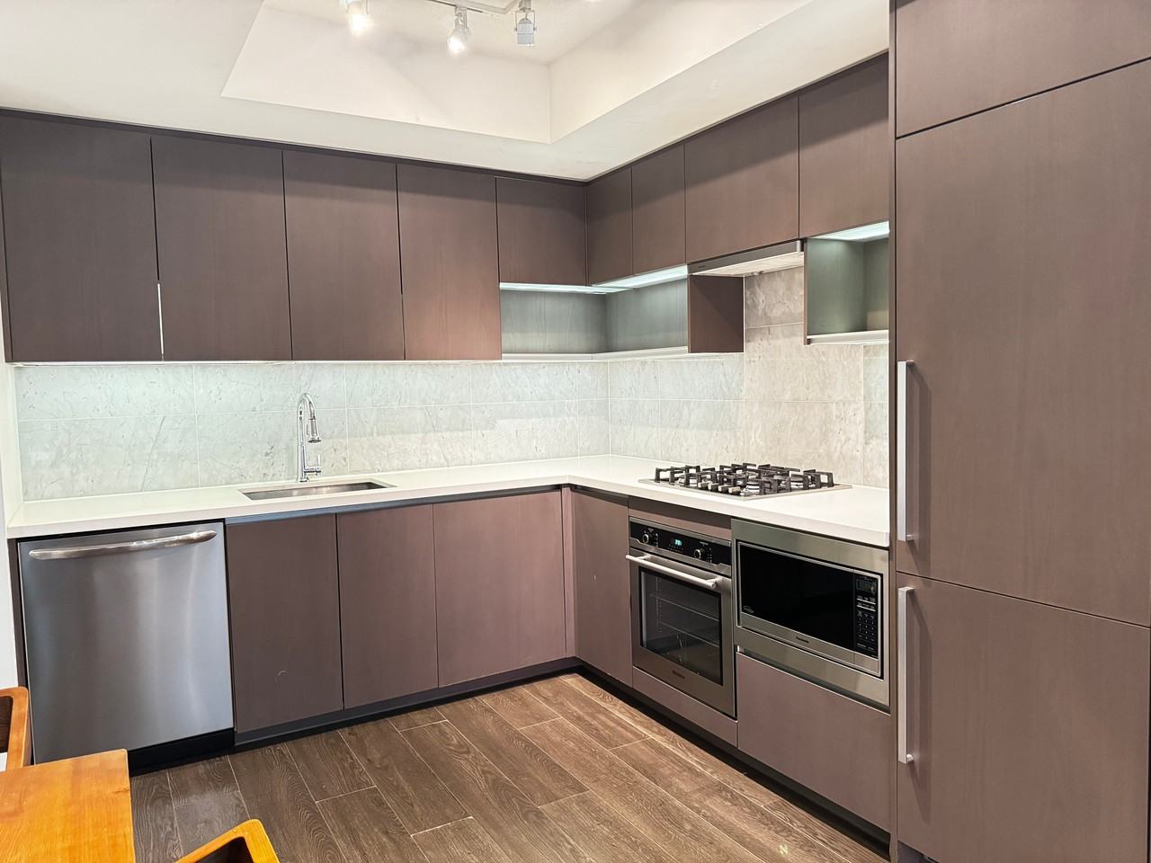 38 Smithe Street #755 - Photo 5 of 16